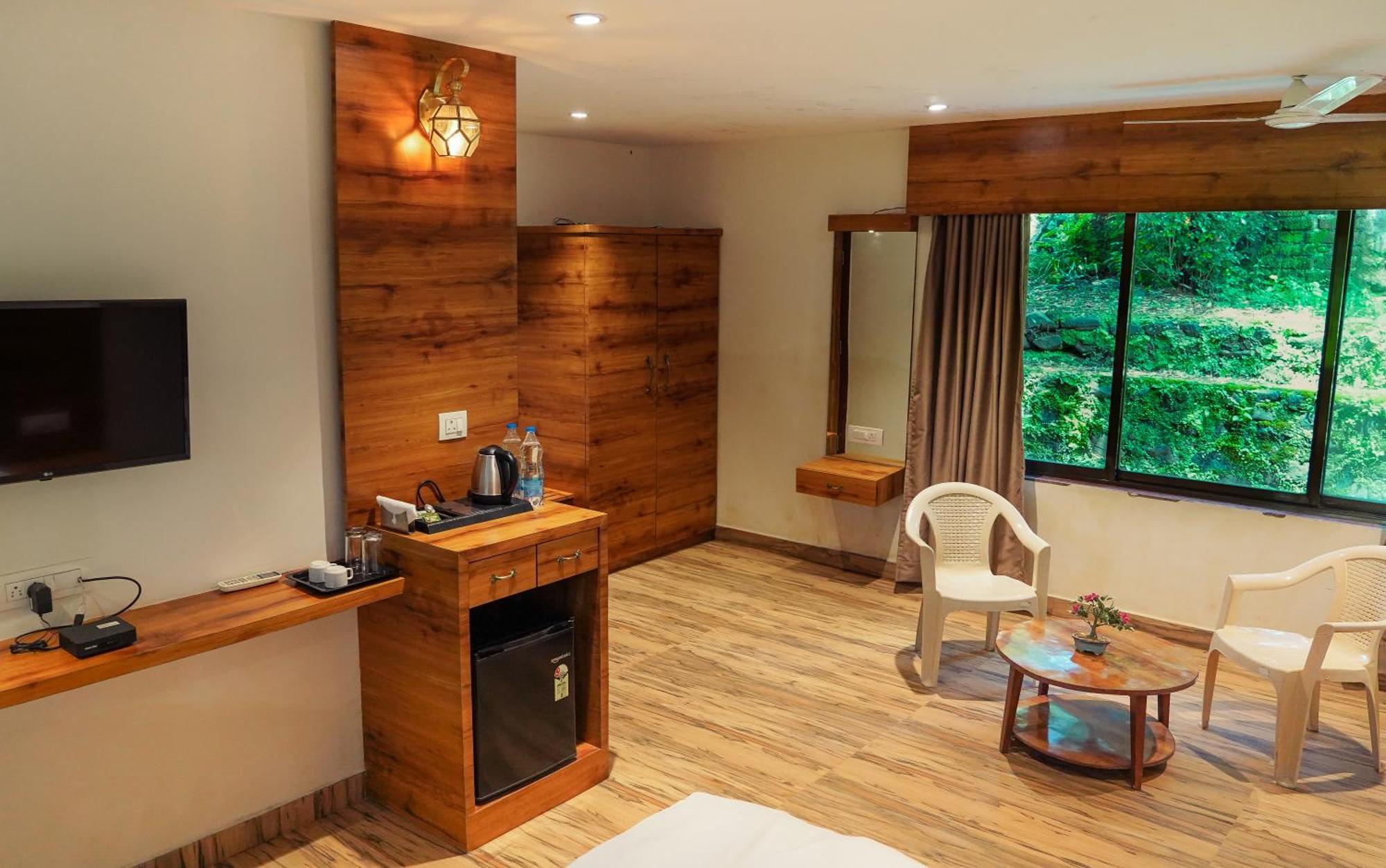 Whispering Peepul Resort بادلابور المظهر الخارجي الصورة