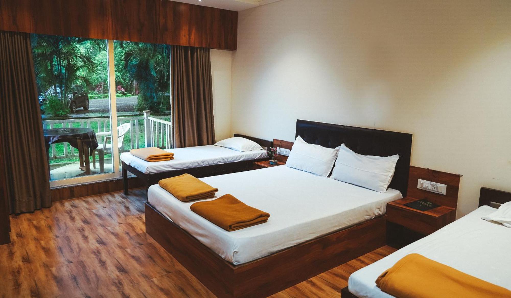 Whispering Peepul Resort بادلابور المظهر الخارجي الصورة