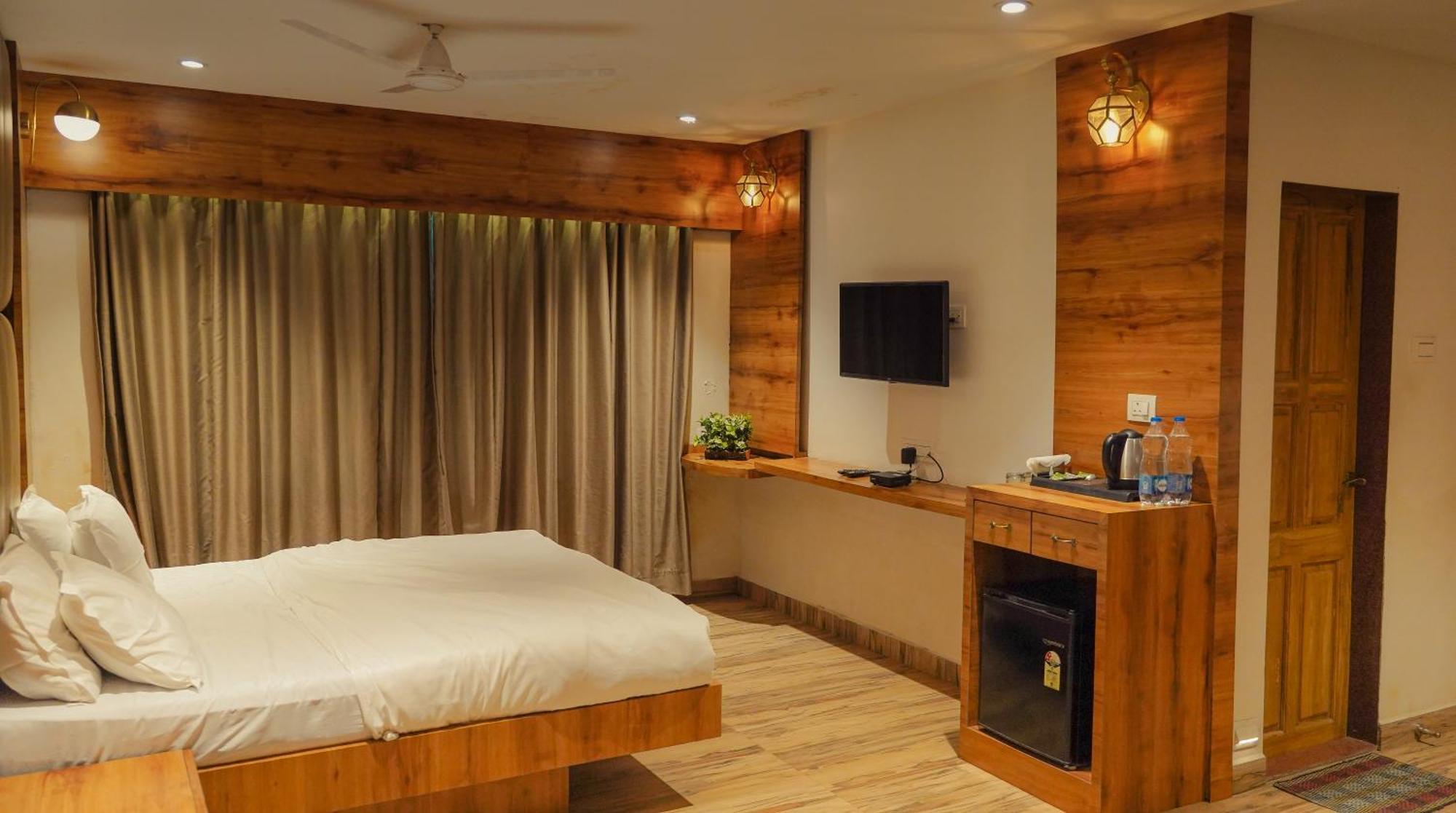 Whispering Peepul Resort بادلابور المظهر الخارجي الصورة