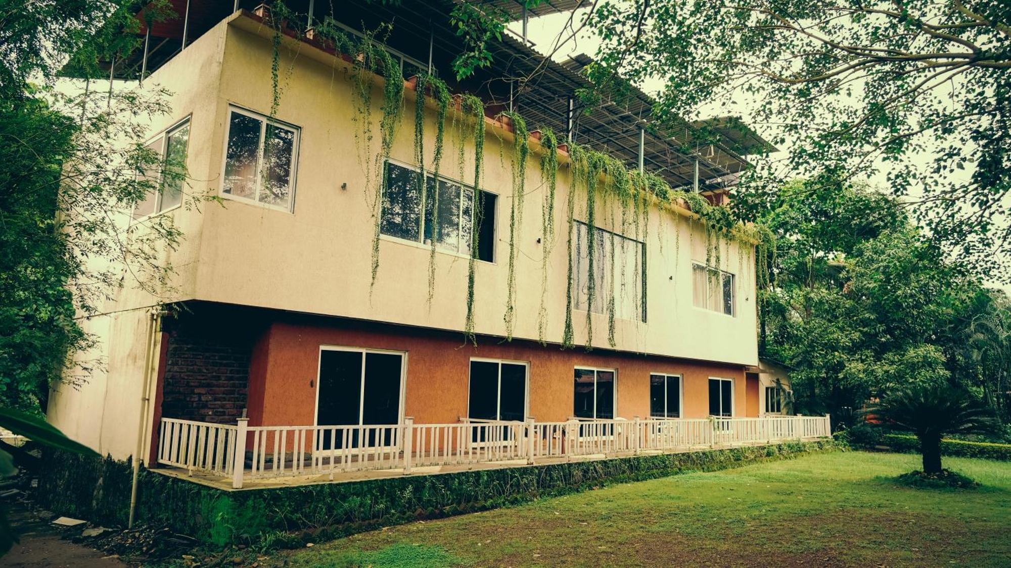 Whispering Peepul Resort بادلابور المظهر الخارجي الصورة