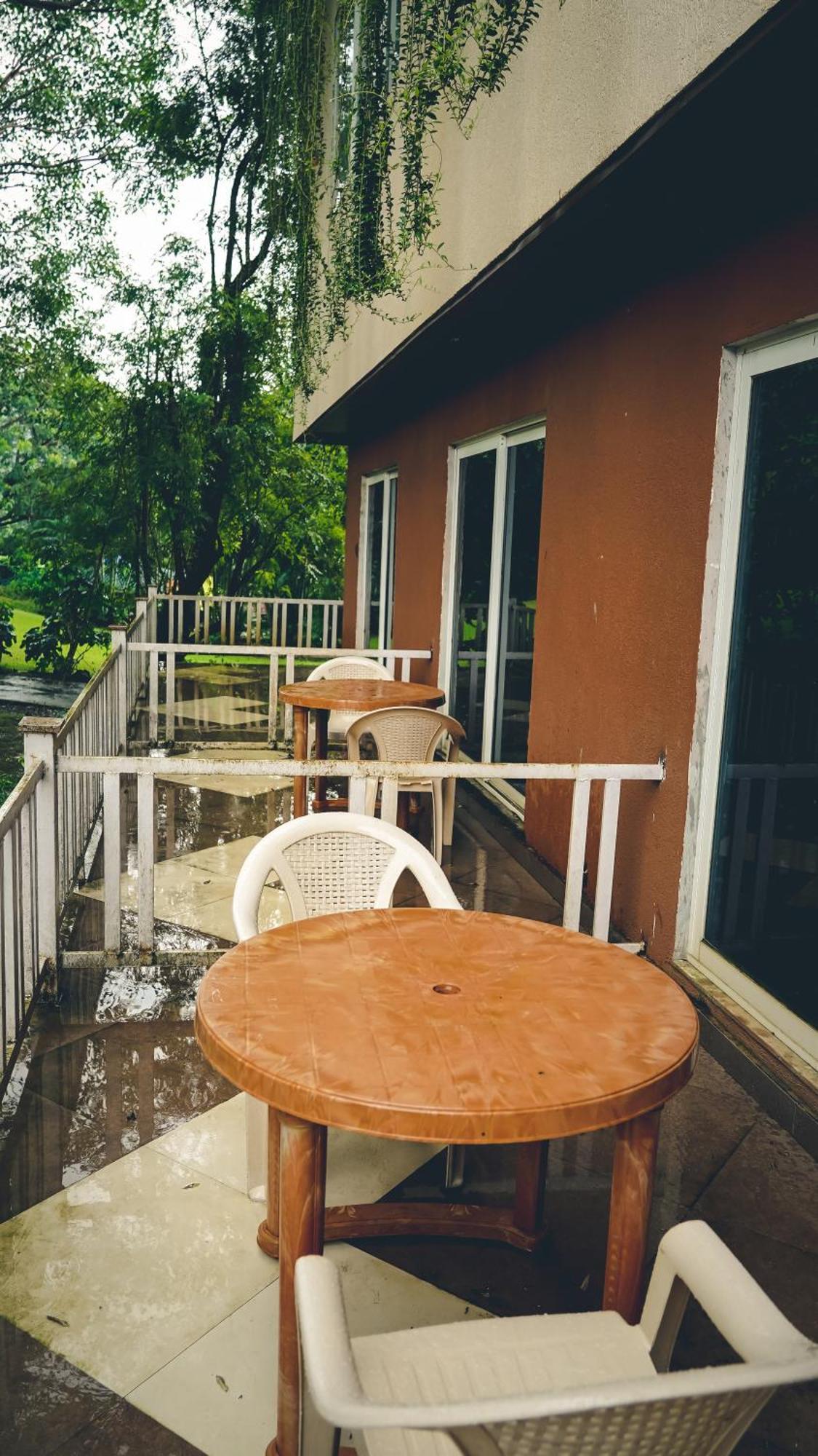 Whispering Peepul Resort بادلابور المظهر الخارجي الصورة